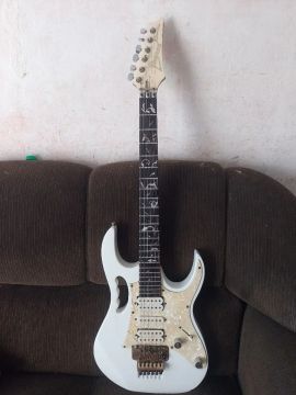 Guitarra Elétrica Ibanez JeM