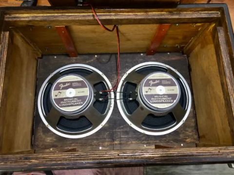 Caixa Para Guitarra com par de Alto Falantes Celestion 12" Specially Design Fender