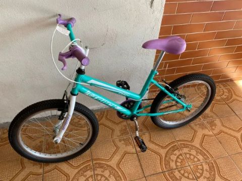 Bicicleta menina