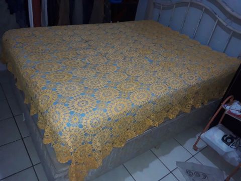 Colcha em Crochê casal antiga 