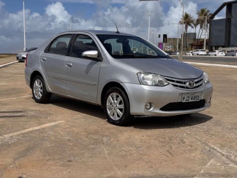 Etios sedan XLS Automático 2017