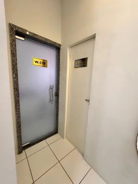Ponto comercial com banheiro 