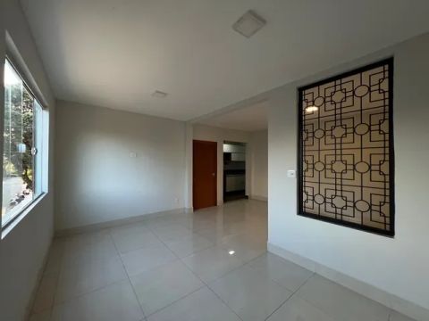Apartamento amplo primeiro andar novinho 
