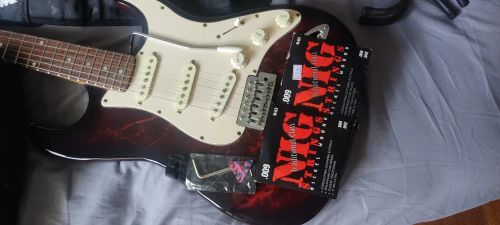 Guitarra nova 