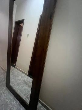 Espelho com moldura madeira 