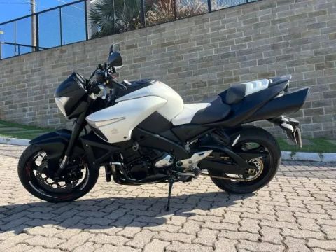 Suzuki gsx 1300 b-king 2011