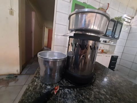 Espremedor de laranja profissional 