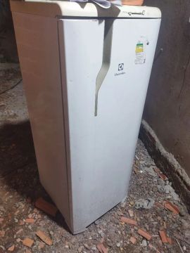 Geladeira Electrolux usada