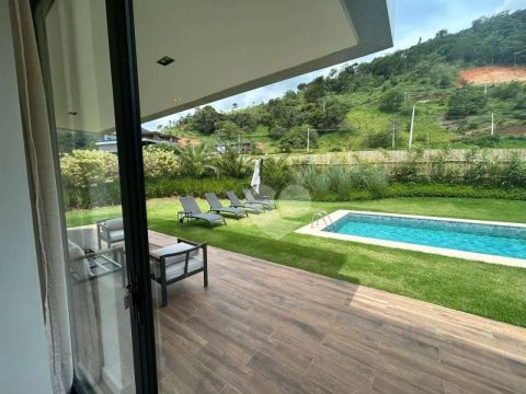 Casa com 6 quartos à venda, 628 m² por R$ 6.490.000 - Corrêas - Petrópolis/RJ