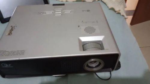 Datashow LG 3000 lumens 