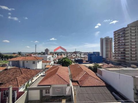 Apartamento em Rua Nove de Julho - Centro - Marília/SP
