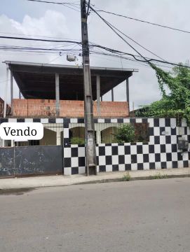 Vendo casa na Colonia Santo Antonio com quartos sendo 2 suítes.