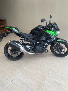 Kawasaki Z400 2022