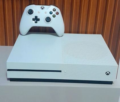 Xbox One S Branco - 1TB Aceito trocas