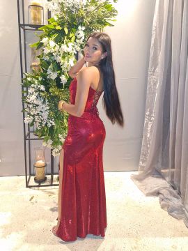 Vestido vermelho brilhante