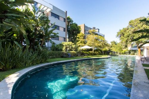 Apartamento com alto padrão, de 3 suítes, living de 2 ambientes com lareira, churrasqueira