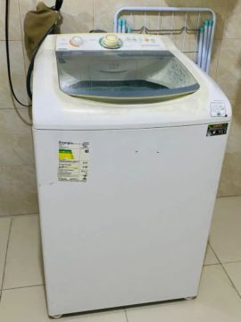 Máquina de lavar cônsul usada