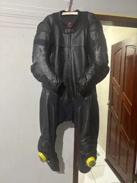 Macacão shiver + bota shiver + luva texx pista 
