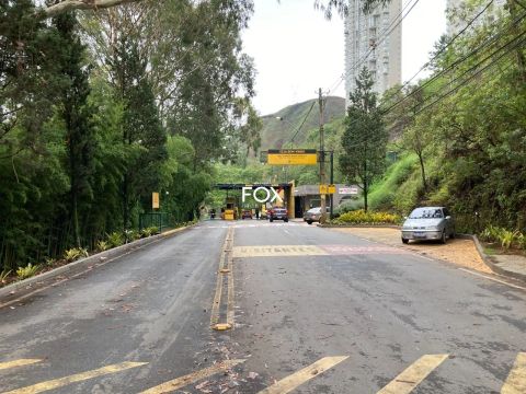 Lote a venda no Condomínio Vila Castela II