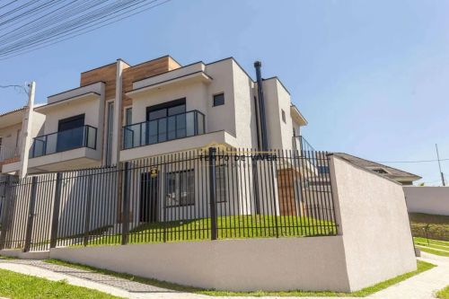 Sobrado com 3 dormitórios à venda, 104 m² por R$ 735.000,00 - Atuba - Curitiba/PR