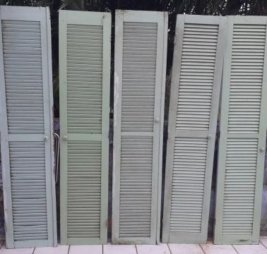5 Portas de madeira veneziana - verde claro