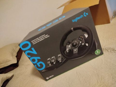 Volante Logitech G920 + Câmbio para Xbox e Pc.