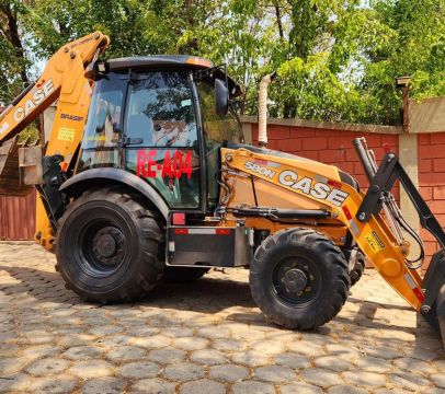 Retroescavadeira Case 580N 4x4 ano 2021