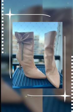 Botas de cano curto bege AREZZO