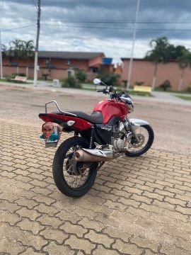 Moto Honda CG 150 Fan - Vermelha