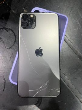 IPHONE 11 PRO MAX VENDO OU TROCO POR OUTRO DO MEU INTERESSE