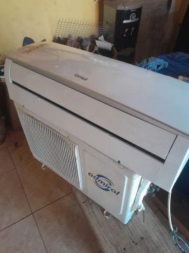 Vendo Split 12000 BTU gela bem por R$ 1350,00 já instalado com garantia 