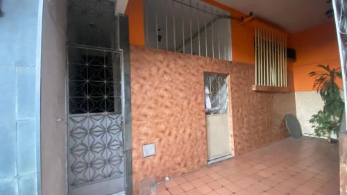 Imóvel para venda possui 313 metros quadrados com 6 quartos em Olaria - Rio de Janeiro - R