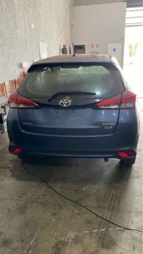 Tampa do porta malas Toyota Yaris XLS - Azul
