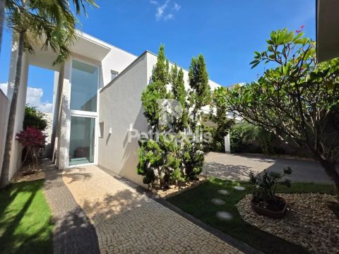 Belíssimo Sobrado na 303 sul com 4 sendo 3 suíte e 1 com closet com 288 m² a venda por R$ 