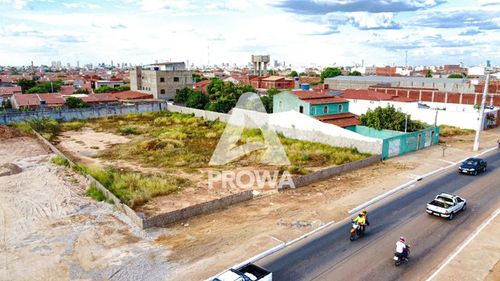 Terreno com 1.800 m² a venda na rodovia Salitre