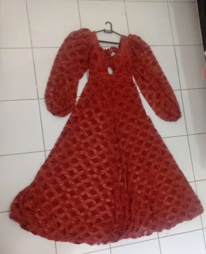 Vestido Longo de renda terracota com Mangas Bufantes