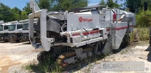 Fresadora Wirtgen 2100  - Máquina de Pavimentação