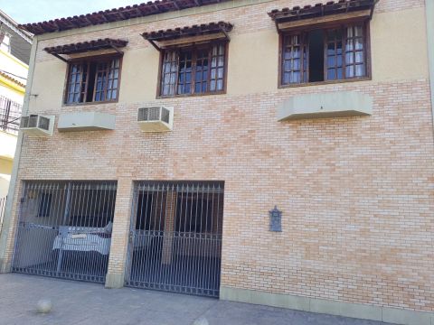 Casa Frente de Rua e Independente 5 Quartos (Suíte), Piscina, Quintal e 2 Vagas Ac Carta