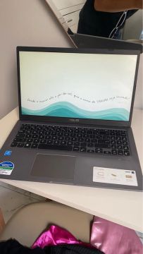 Notebook ASUS, poucas vezes usado. NÃO TEM DEFEITO