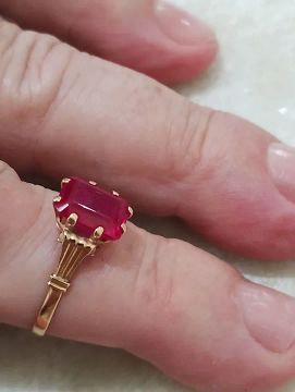 Anel ouro com rubi