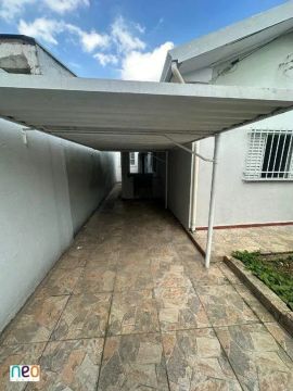 Casa com 3 dormitorios e uma otima vaga de garagem