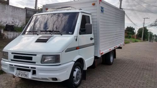 $ 65 mil Iveco 3510 ano 2000 bomba nova 6 pneus zero