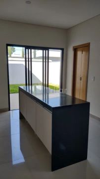 VENDA/LOCAÇÃO CAÇAPAVA COND FECHADO A 15 MINUTOS DO CENTRO DE SÃO JOSÉ DOS CAMPOS