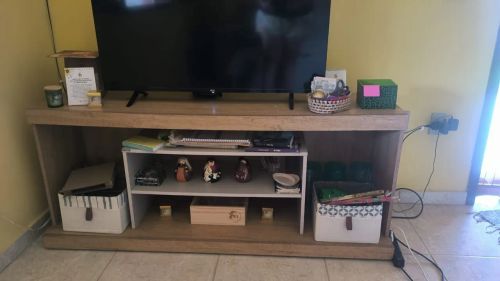 Rack de TV em madeira