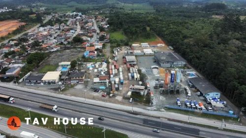 Área com 34.000m², próxima ao centro de Piçarras