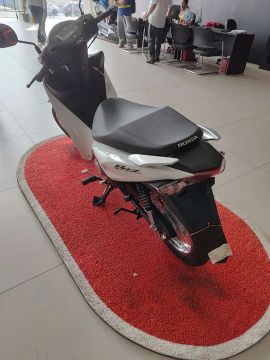 Biz 125es