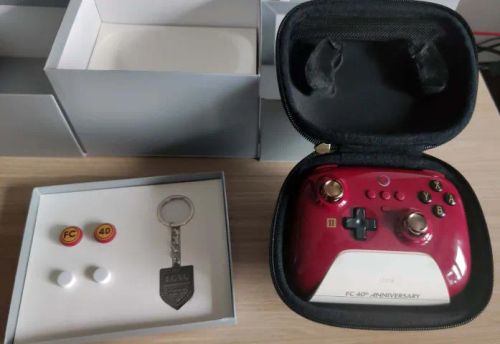CONTROLE 8BITDO EDIÇÃO ESPECIAL FC 40!! RARIDADE DE COLECIONADOR!!