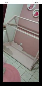 Cama casinha montessoriana rosa