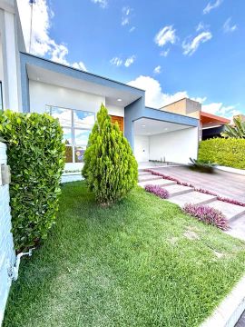 Casa moderna em condomínio fechado