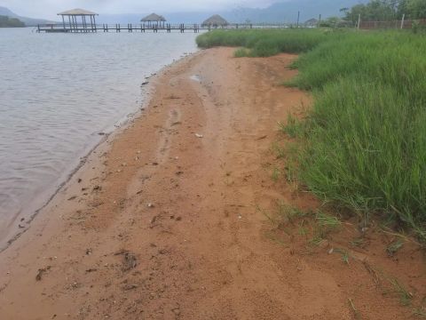 Chácara beira lago, sentindo Lageado c Área privativa km 32, 30mt  de lago